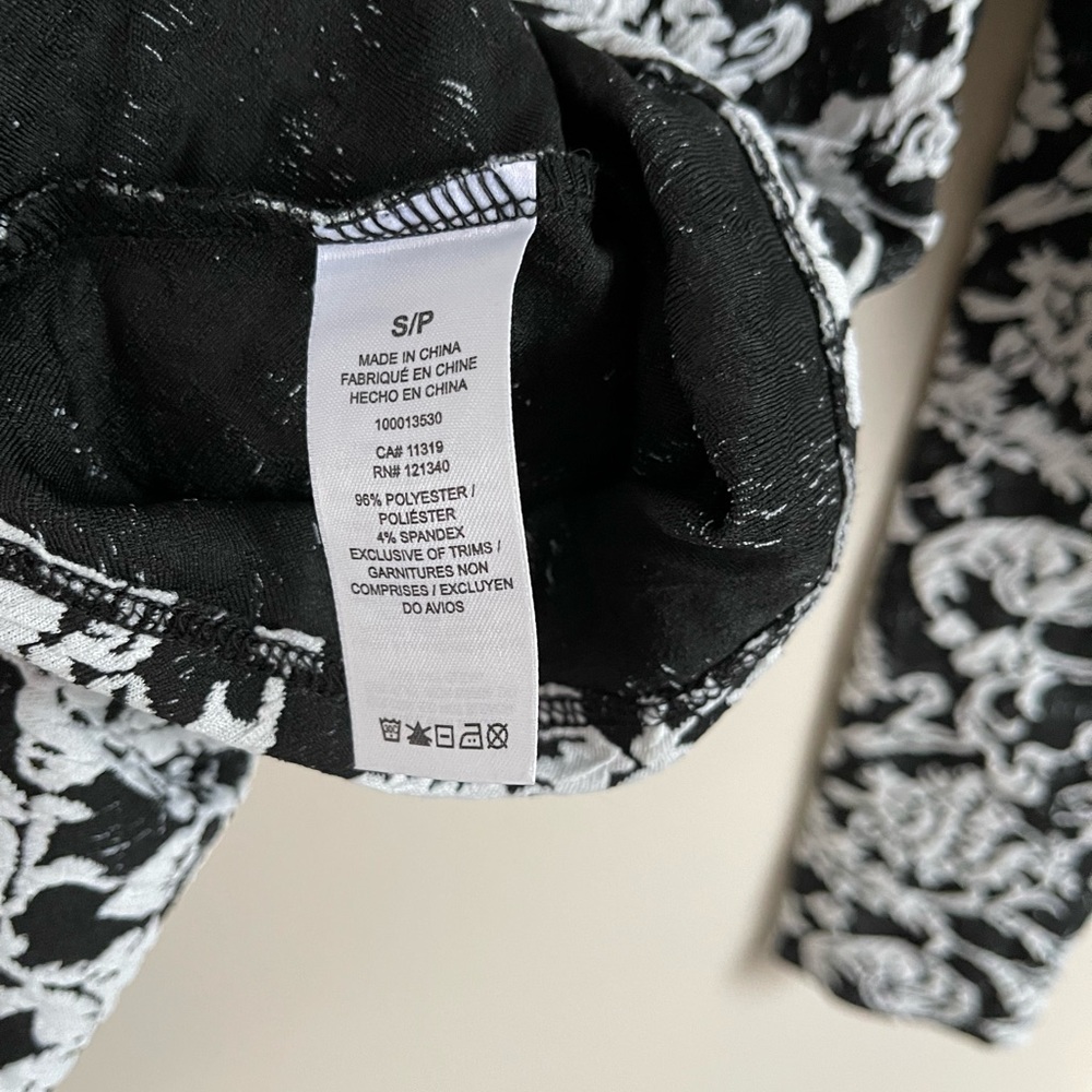 Dynamite Jacquard Peplum Top - Picture 6 of 6